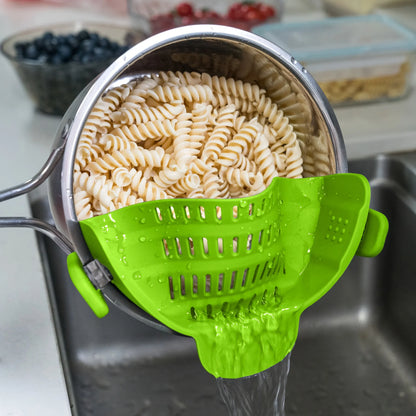 1pc ABERZEY Clip-On Strainer for Pots & Pans - Durable Plastic Kitchen Colander for Pasta, Meat, Vegetables, Fruits - Easy Drainage & Compact Design, Strainer for Pasta, Vegetable Preparation, Modern Kitchenware, Efficient Dr