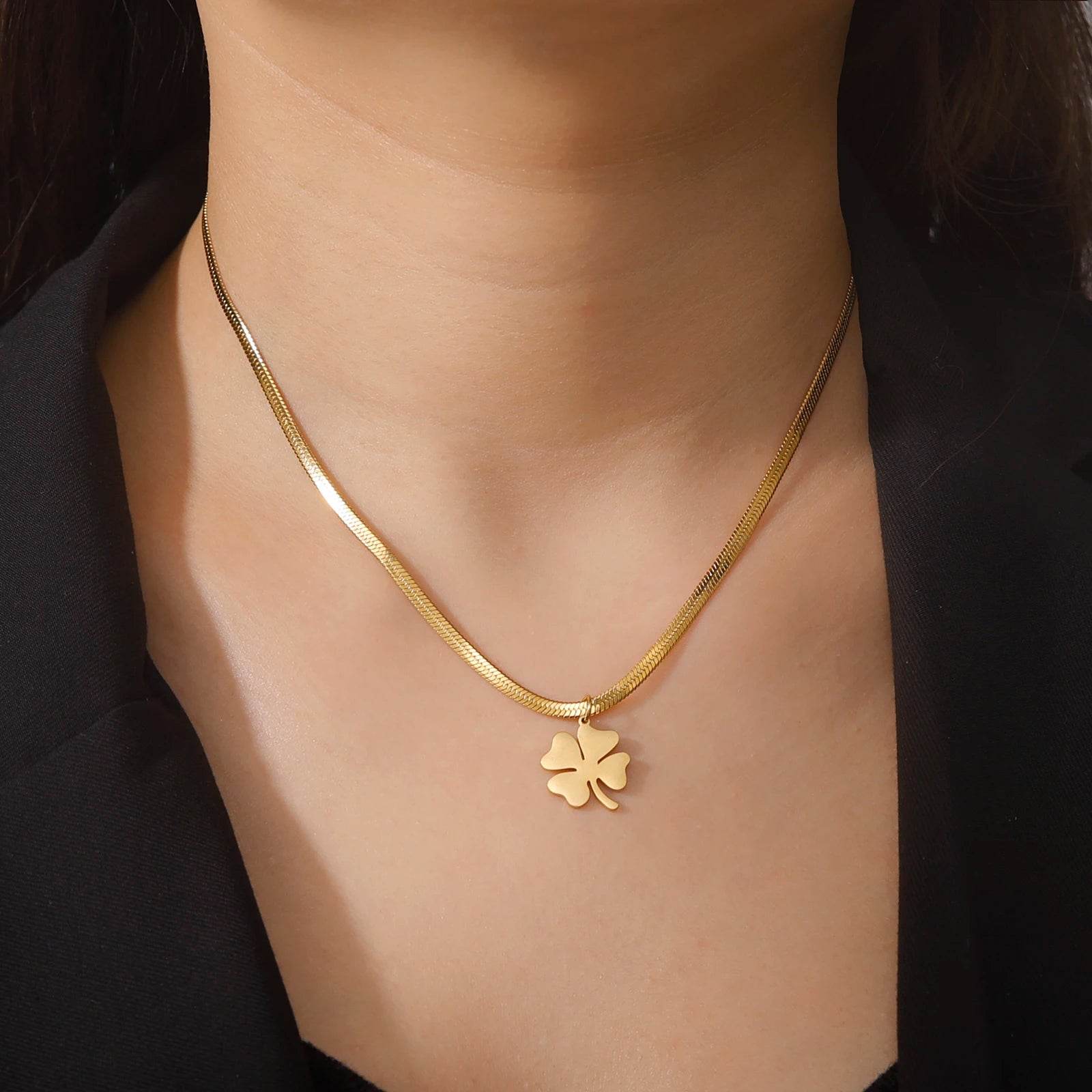 Clover Pendant Chain Necklace - Montero Milan