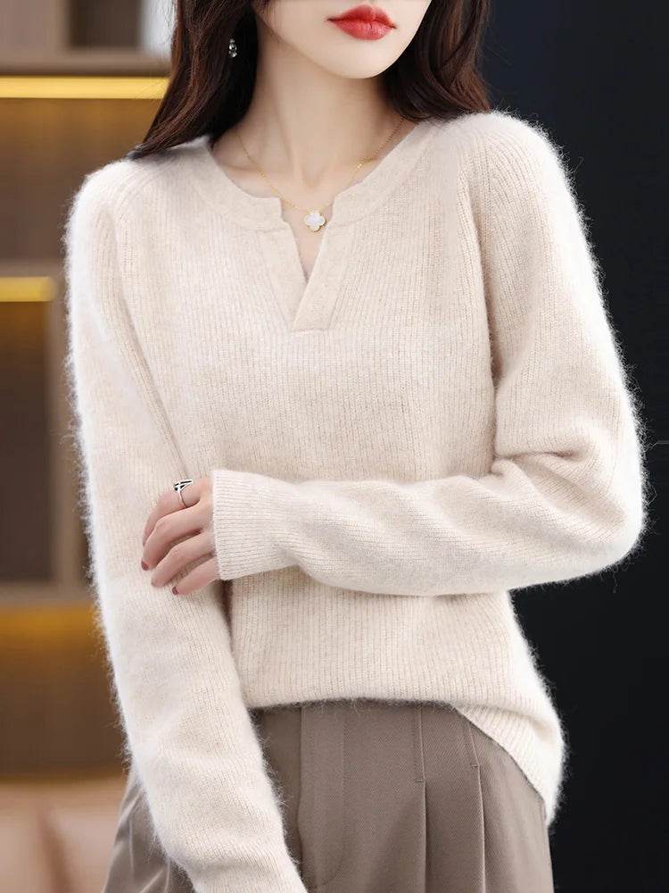 Elegant V-Neck Mink Cashmere Sweater - Montero Milan