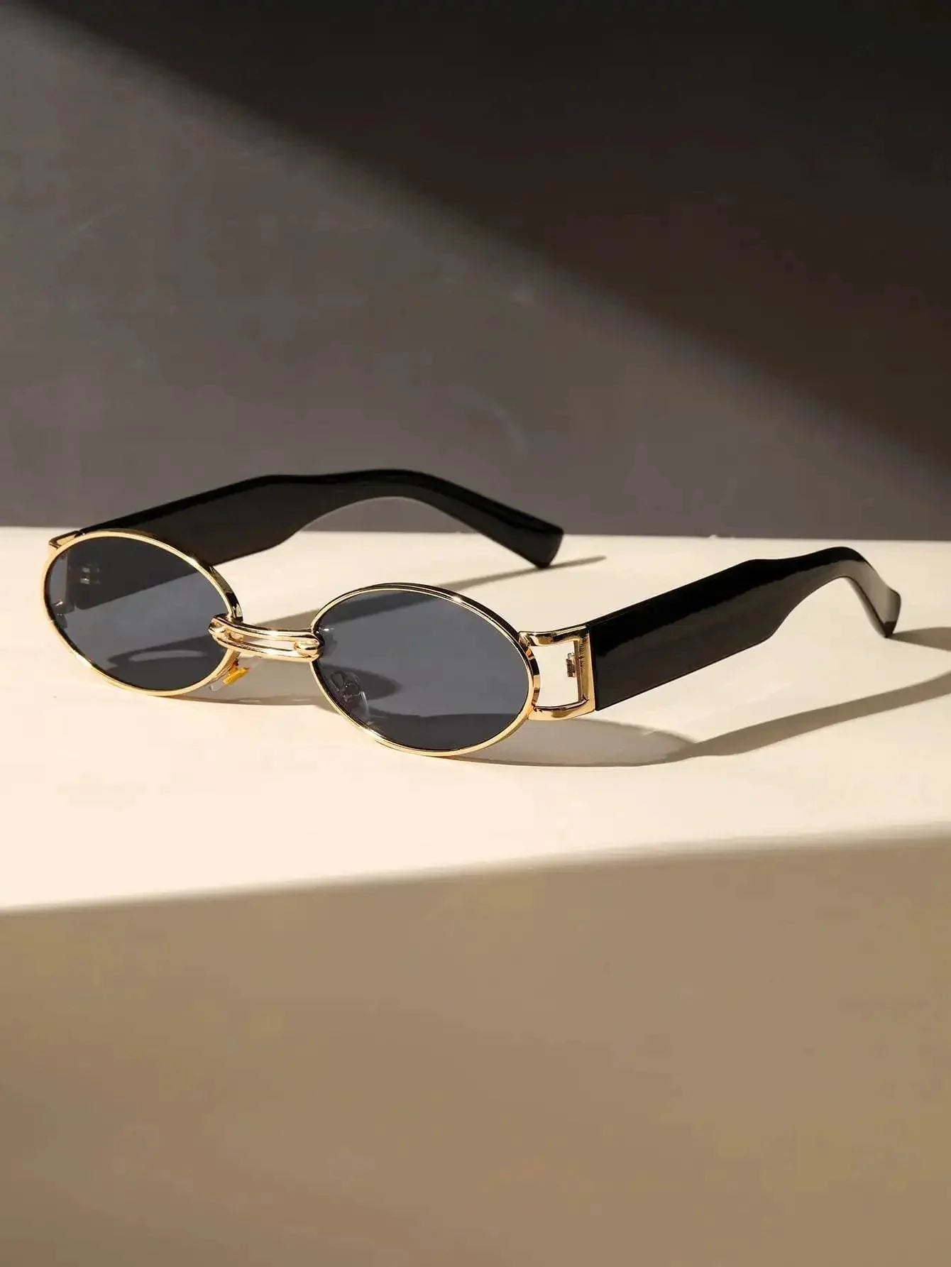 Gold Oval Retro Sunglasses - Montero Milan