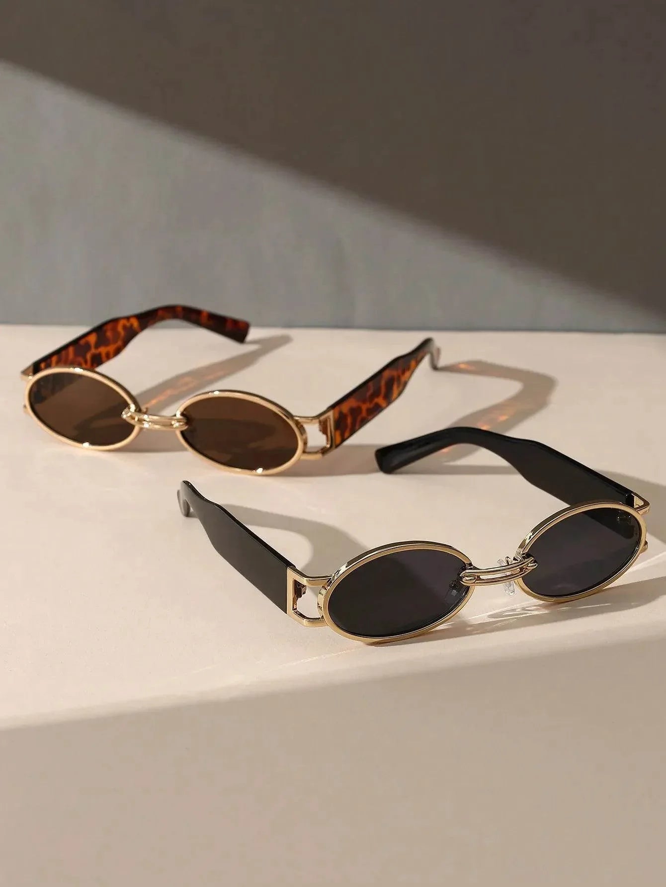 Gold Oval Retro Sunglasses - Montero Milan