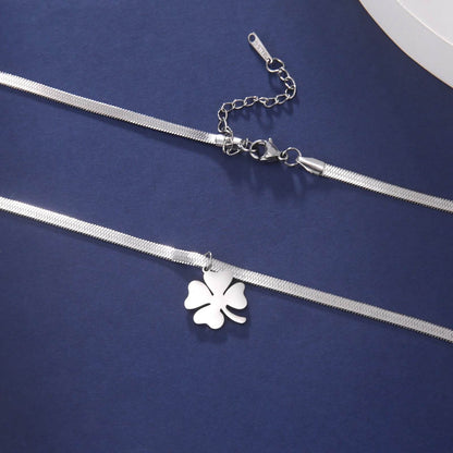 Clover Pendant Chain Necklace - Montero Milan