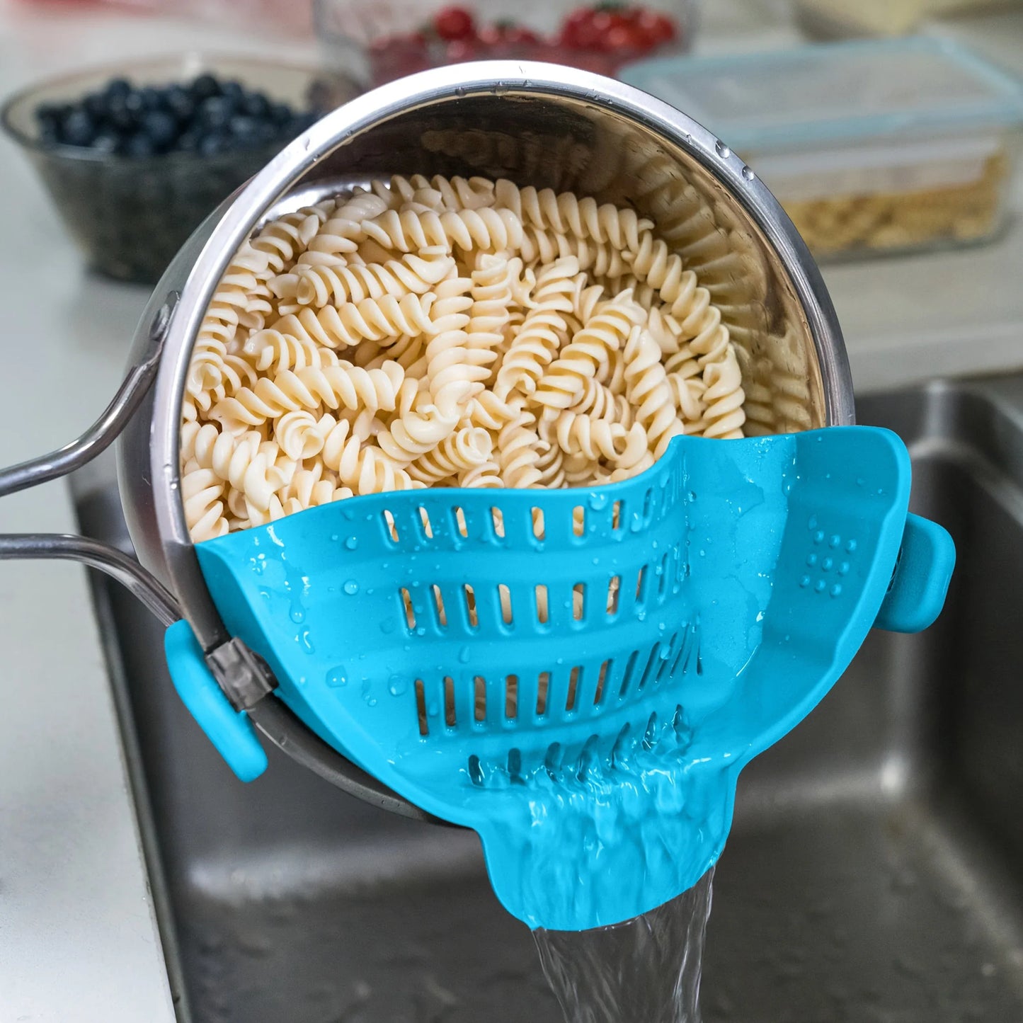 1pc ABERZEY Clip-On Strainer for Pots & Pans - Durable Plastic Kitchen Colander for Pasta, Meat, Vegetables, Fruits - Easy Drainage & Compact Design, Strainer for Pasta, Vegetable Preparation, Modern Kitchenware, Efficient Dr