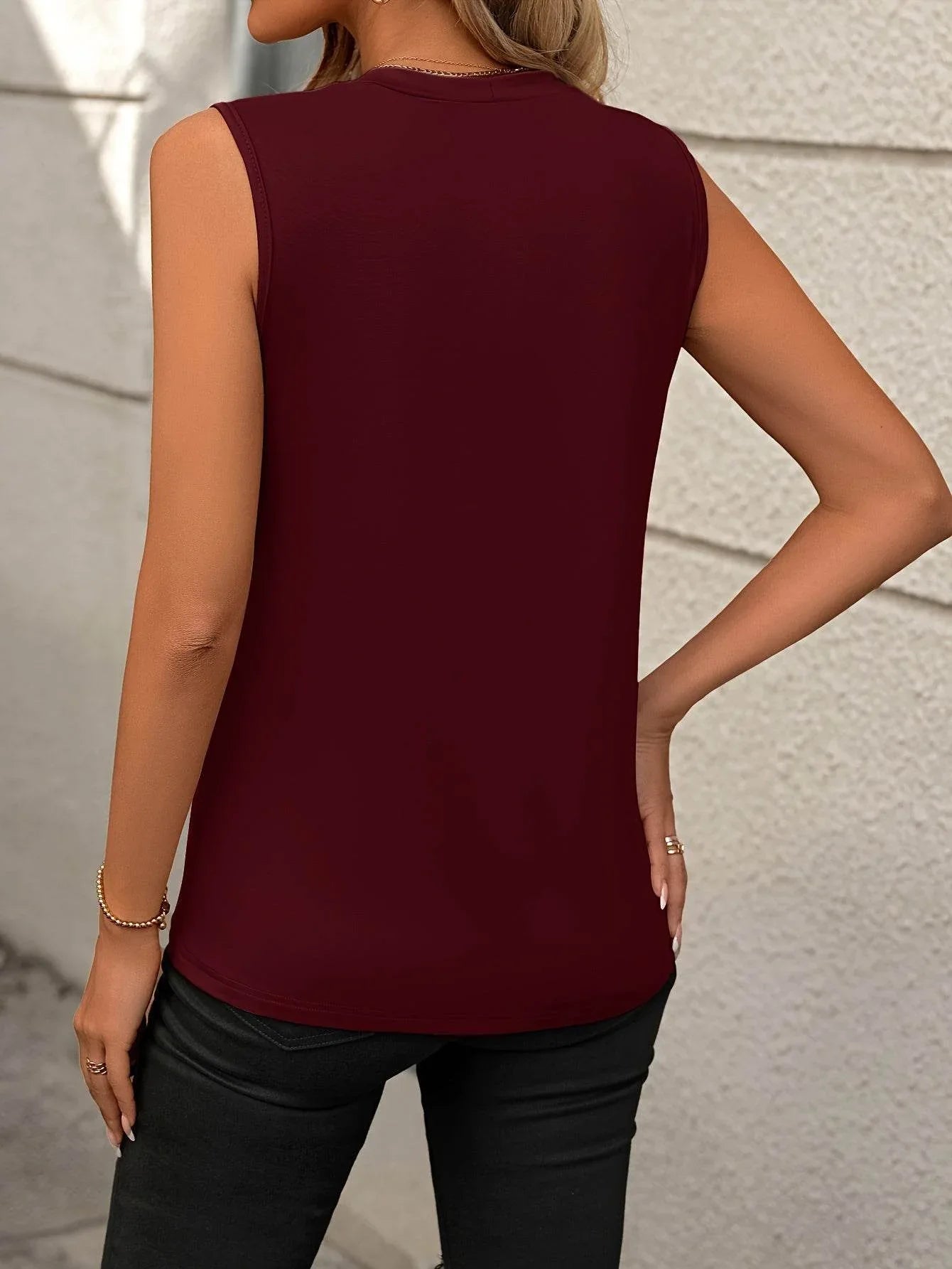 Stretchy Sleeveless Round-Neck Vest - Montero Milan